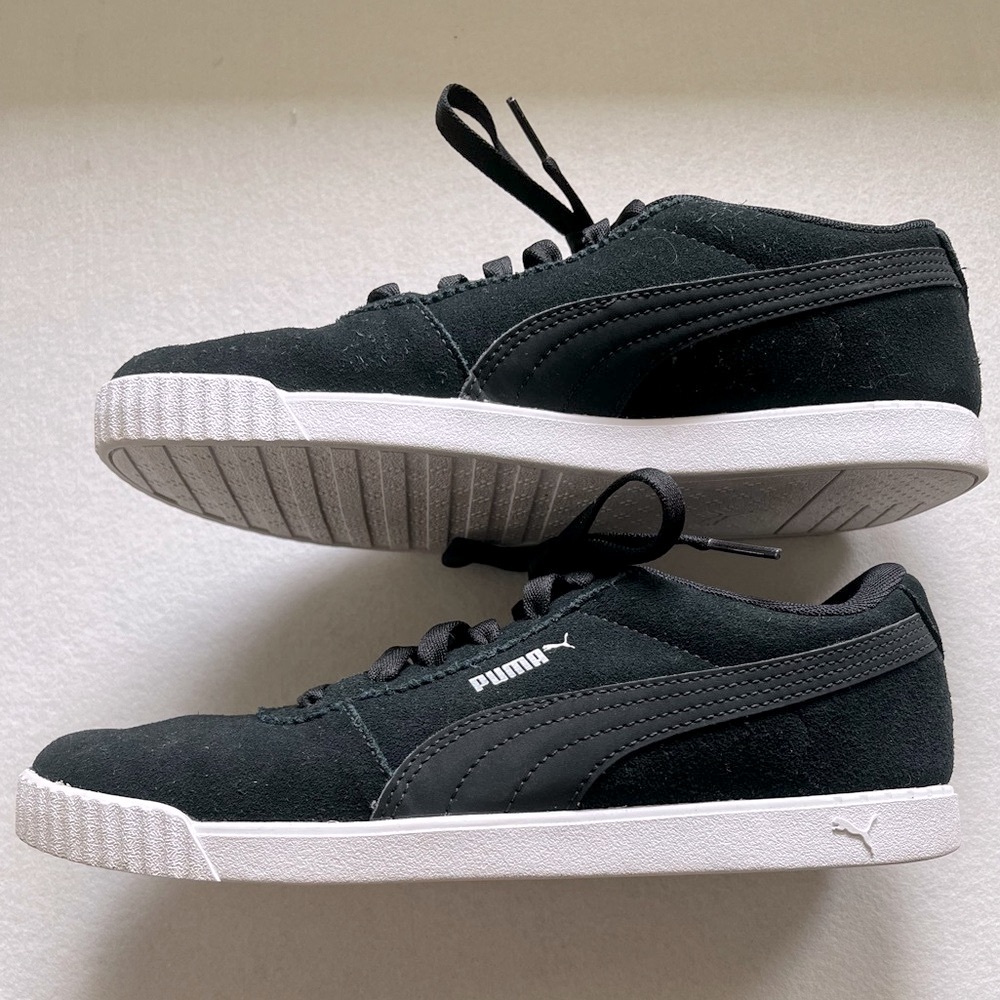 Puma Black Suede sneakers 8.5